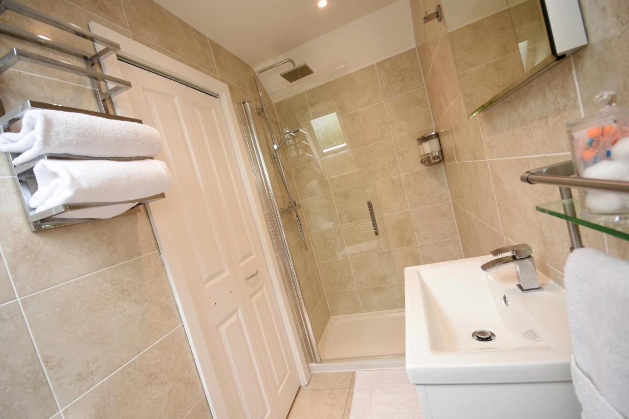 Apple Tree Place 4* Tadley