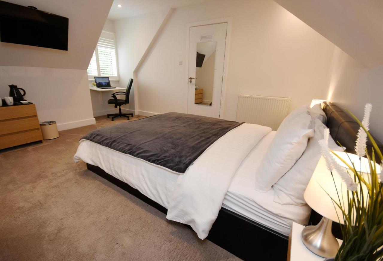 Apple Tree Place 4* Tadley