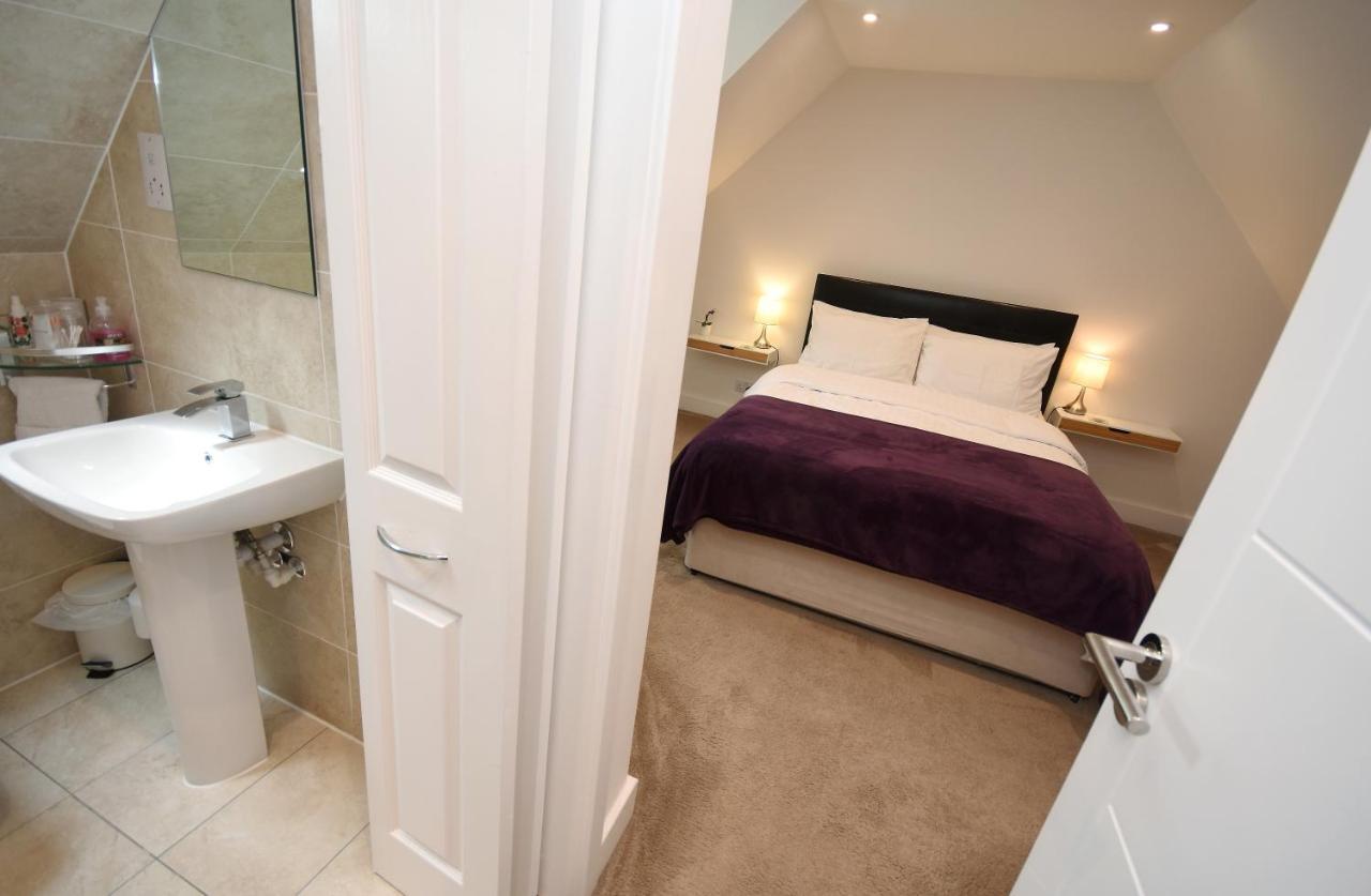 Apple Tree Place 4* Tadley